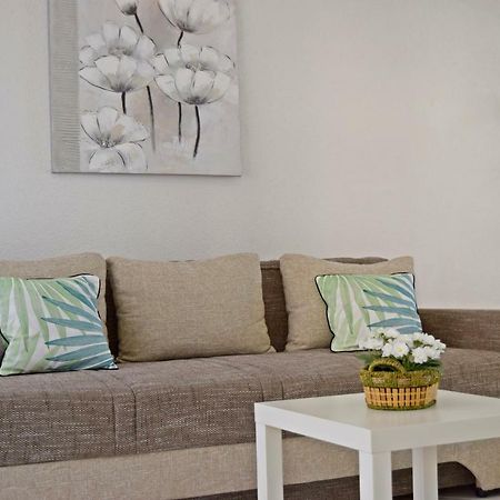 Apartment Marko Podstrana Bagian luar foto