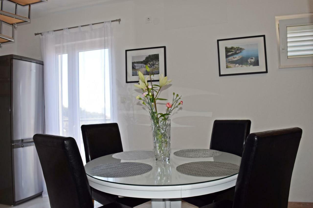 Apartment Marko Podstrana Bagian luar foto