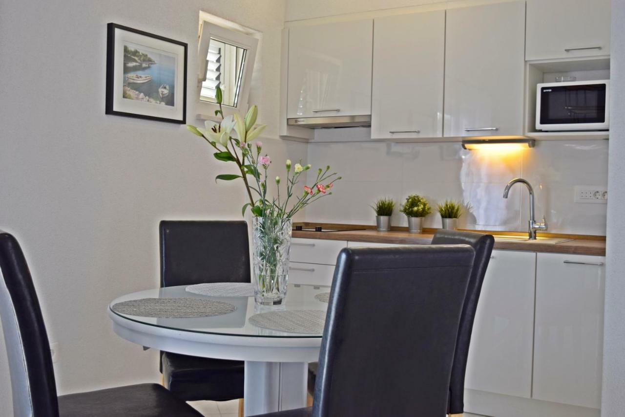 Apartment Marko Podstrana Bagian luar foto