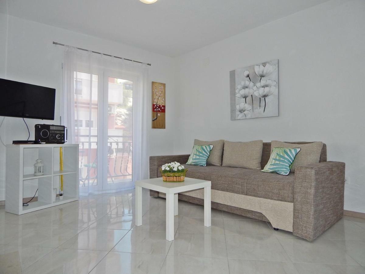 Apartment Marko Podstrana Bagian luar foto
